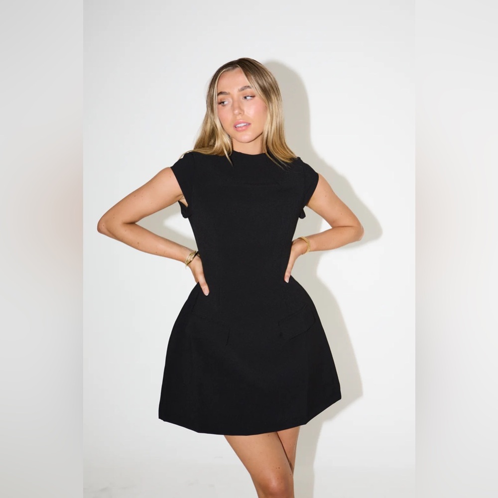 NWOT Odd Muse The Ultimate Muse Cap Sleeve Mini Dress Black XXS 0